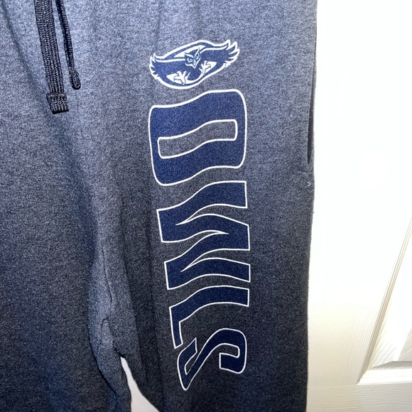 Florida Atlantic University Sweatpants - Picture 2 of 6